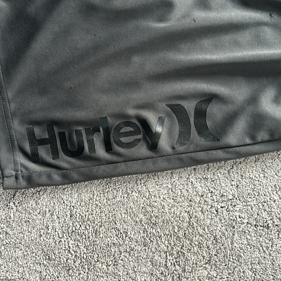 Hurley Boys Medium Grey Shorts - Picture 2 of 9
